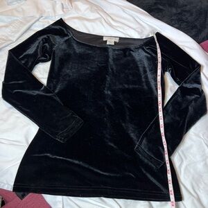 Off the shoulder Express Black Fitted Long Sleeve Blouse